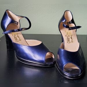 Salvatore Ferragamo Women's Navy Peep-Toe Heels Size 8 Grade AA for Narrow Feet